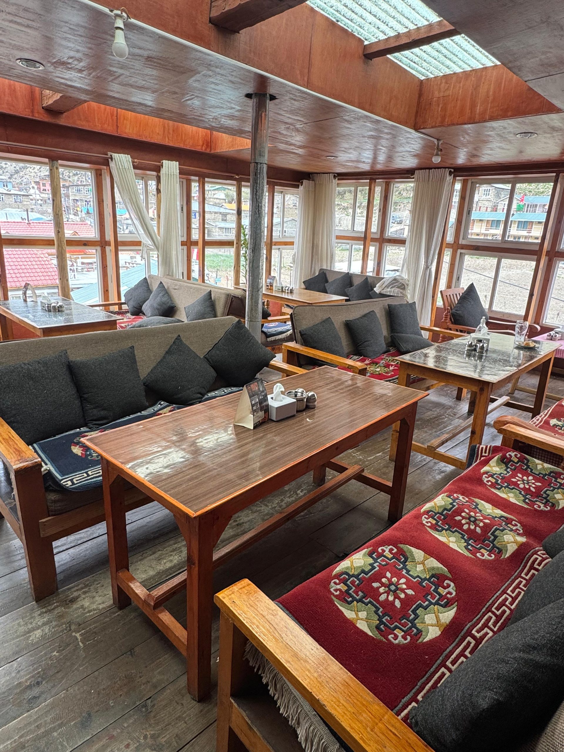 Sherpa craft beer bar